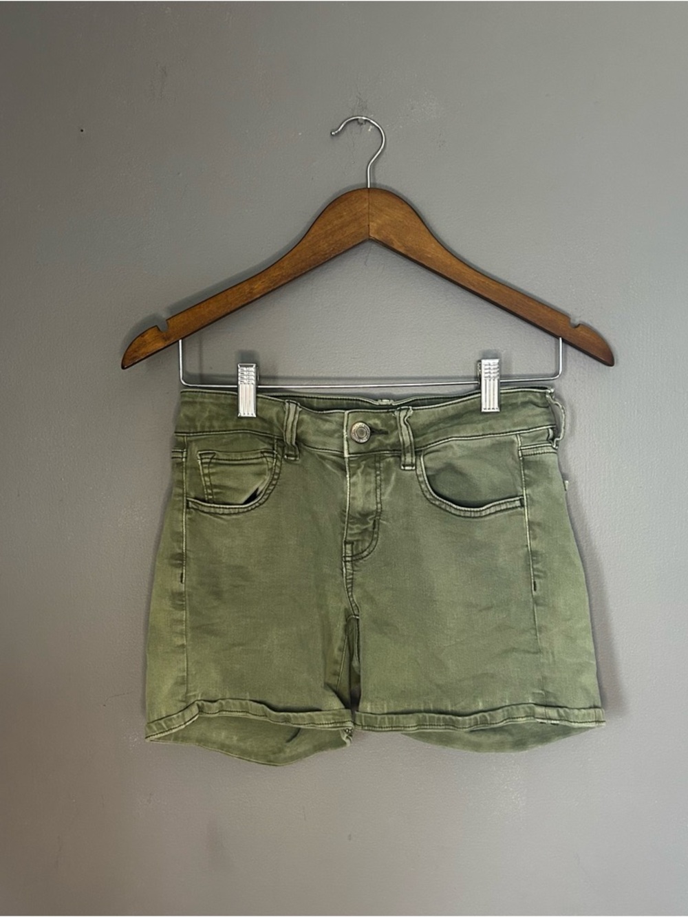 American Eagle Olive Green Shorts Size 4 Super Stretch Low Rise Denim Shorts